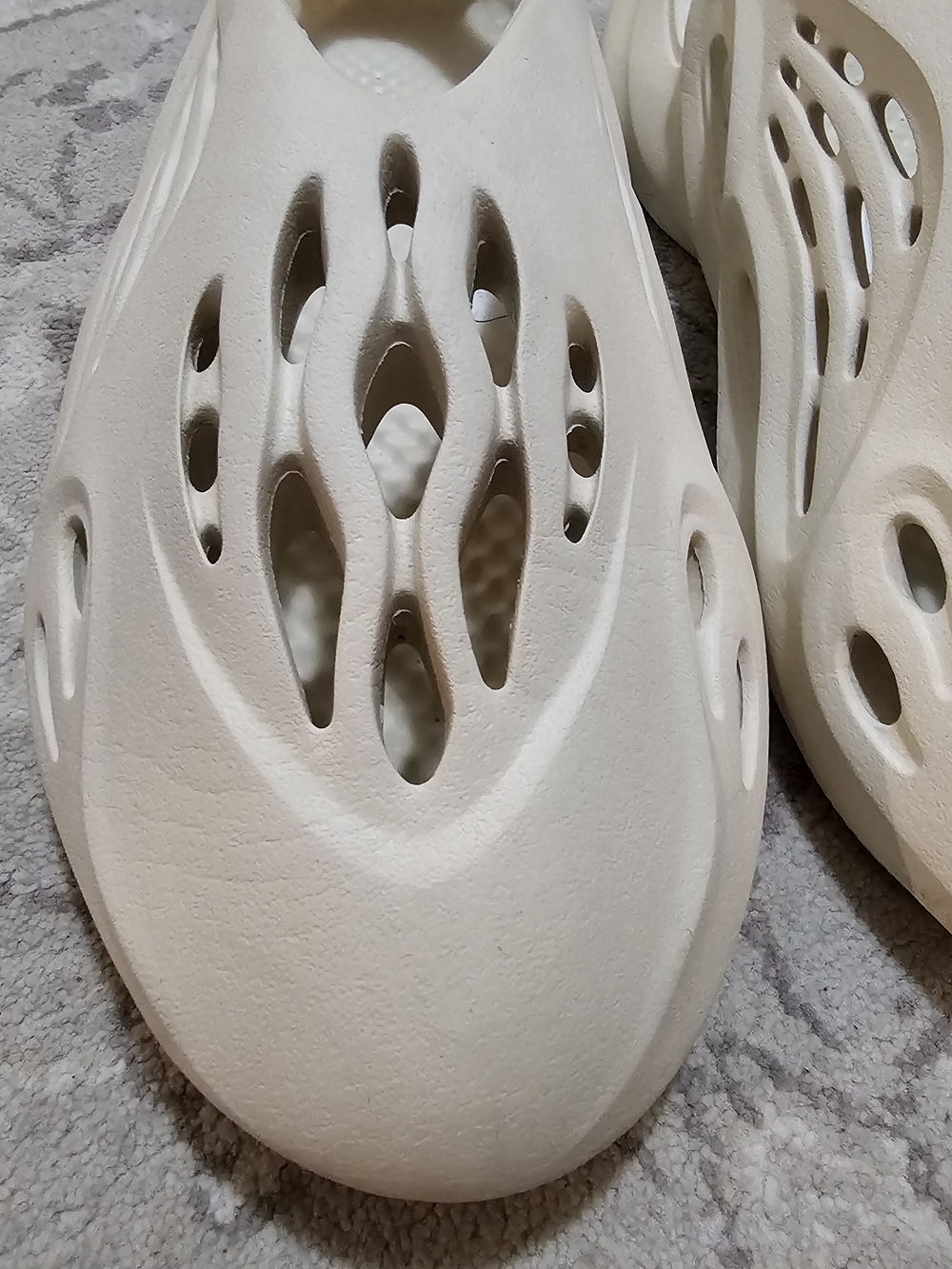 Adidas Yeezy Foam Runners - Picture 5 of 10